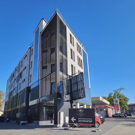 Hotel Sanova ยาโรสวาฟ ภายนอก รูปภาพ