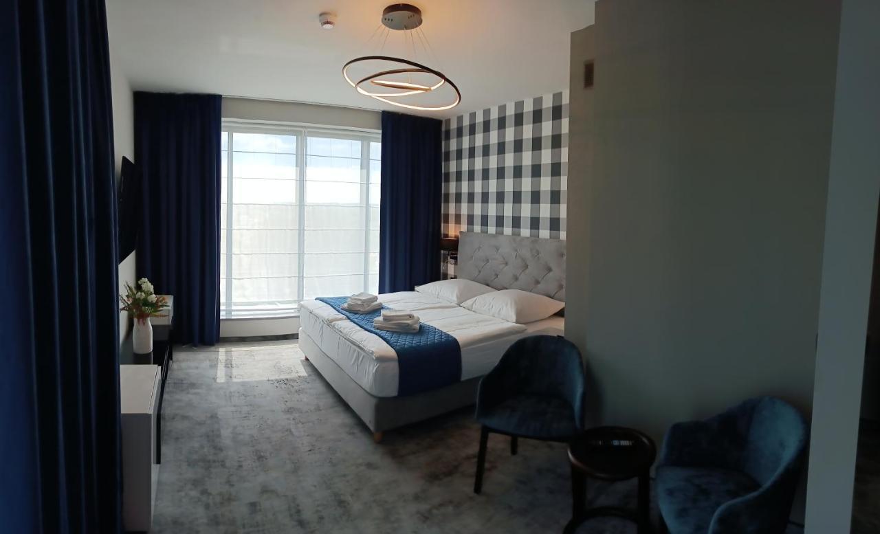 Hotel Sanova ยาโรสวาฟ ภายนอก รูปภาพ